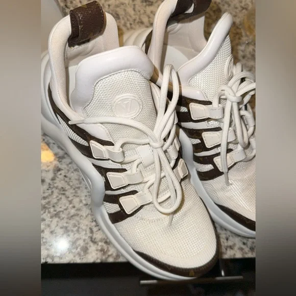 LV Archlight Sneaker - Picture 4 of 5